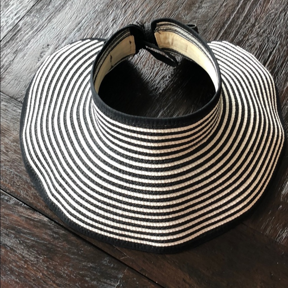Black and White Sun Visor, one size